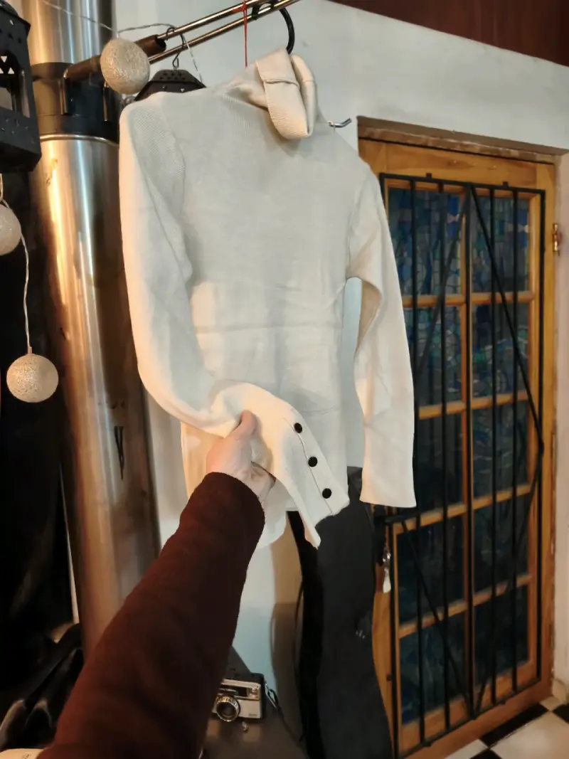 Suéter de cuello alto para mujer en rosa y blanco - 4