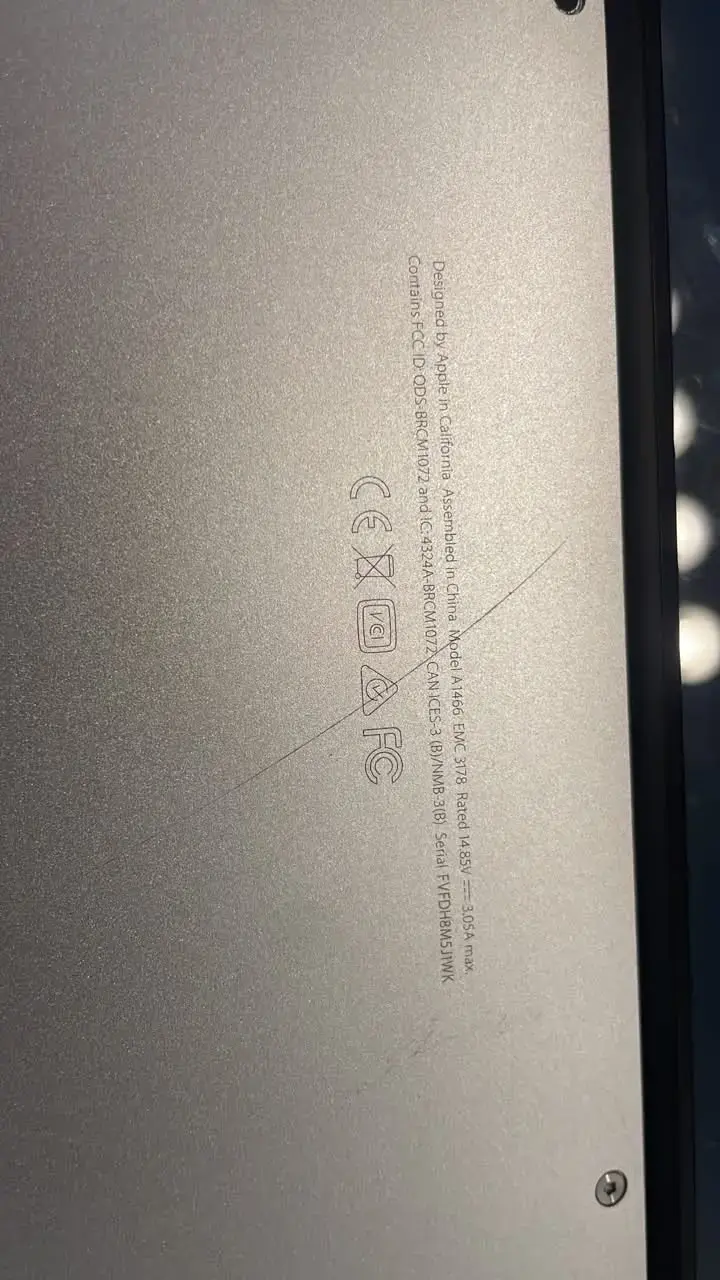 MacBook Air A1466 usado en buen estado - 3