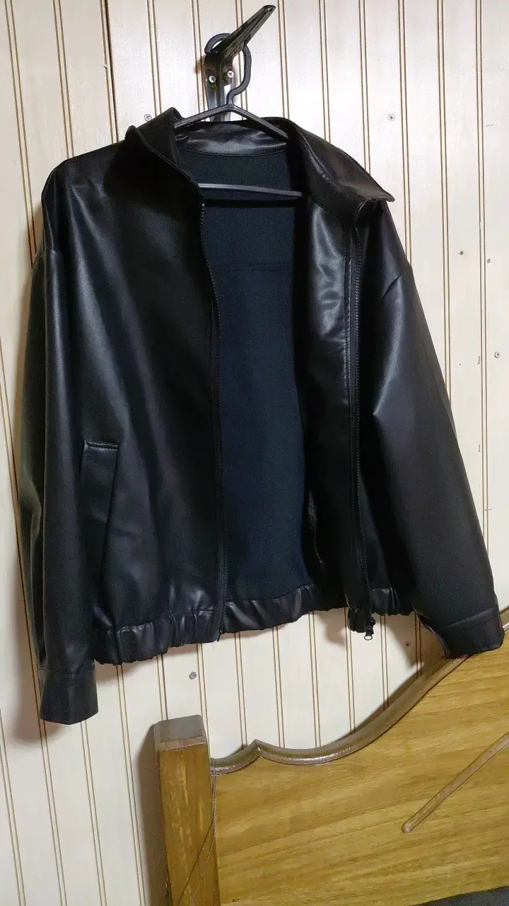Chaqueta de cuero sintético negra para hombre - 2