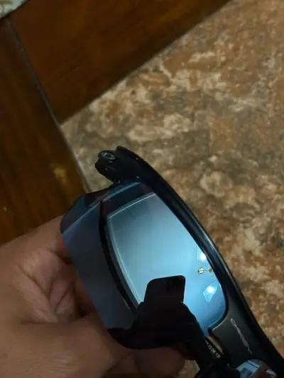 Gafas de sol deportivas Oakley con estuche - miniatura 2