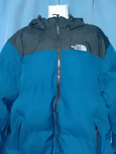 Chaqueta de invierno impermeable con capucha - miniatura 6