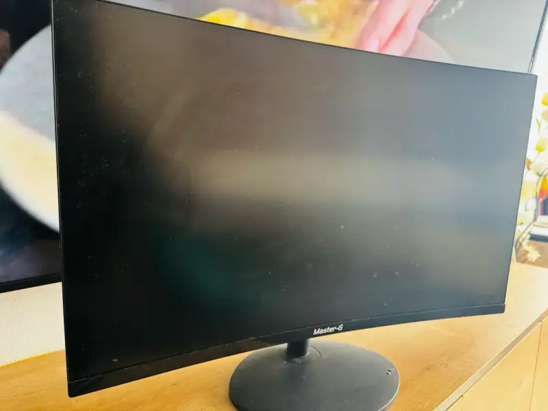 Monitor curvo Master-G de 24 pulgadas - 2