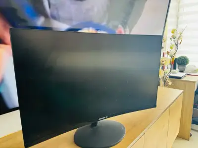 Monitor curvo Master-G de 24 pulgadas - miniatura 3