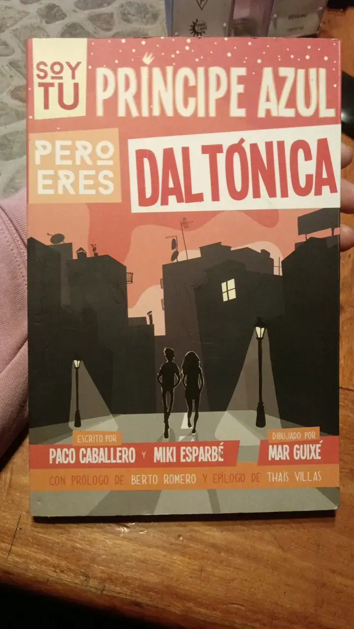 Libro 'Soy Tu Príncipe Azul Pero Eres Daltónica' - 1