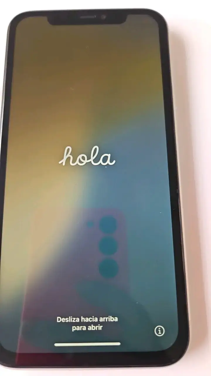 iPhone 11 blanco en buen estado - 3
