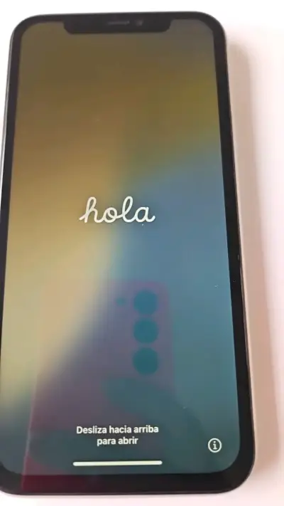 iPhone 11 blanco en buen estado - miniatura 3