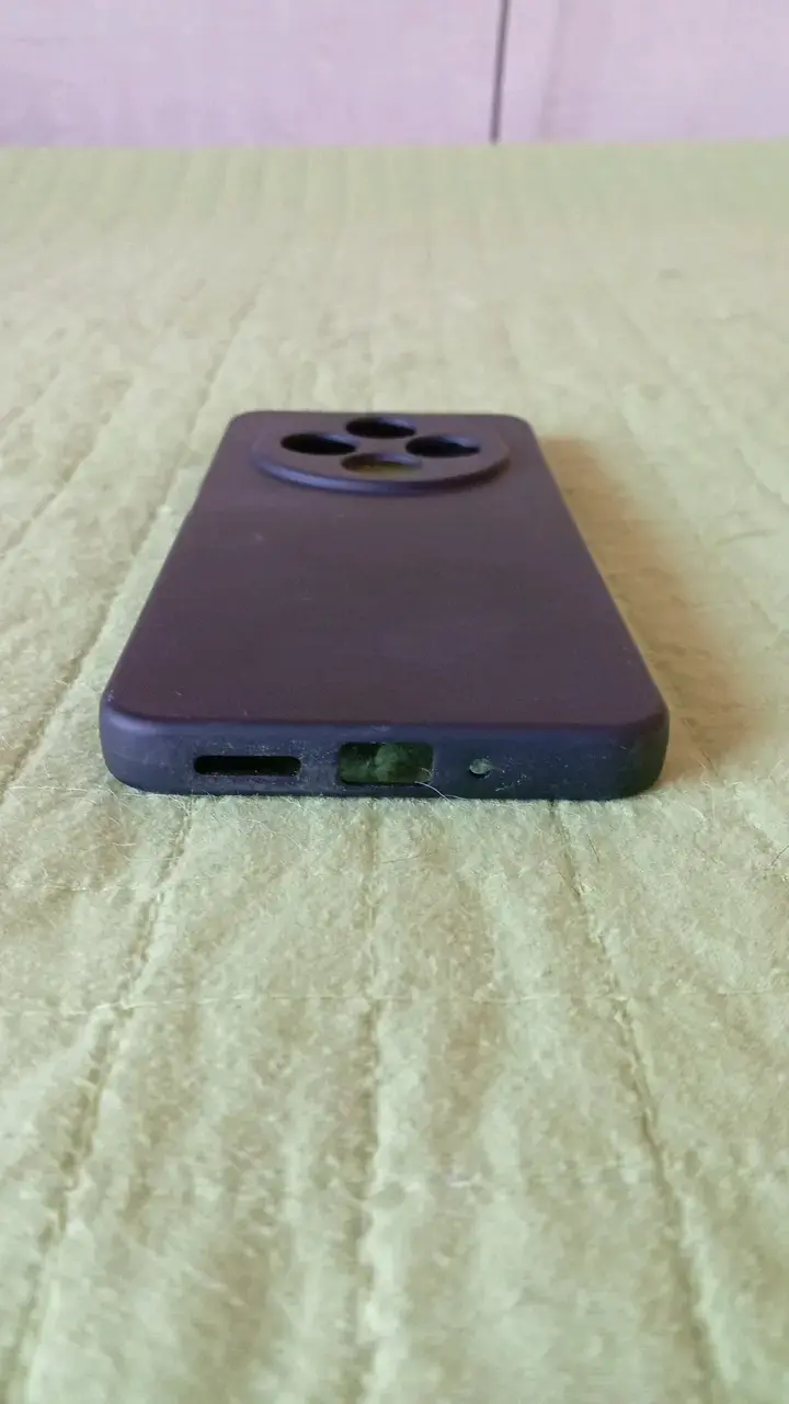 Funda protectora negra para celular - 4