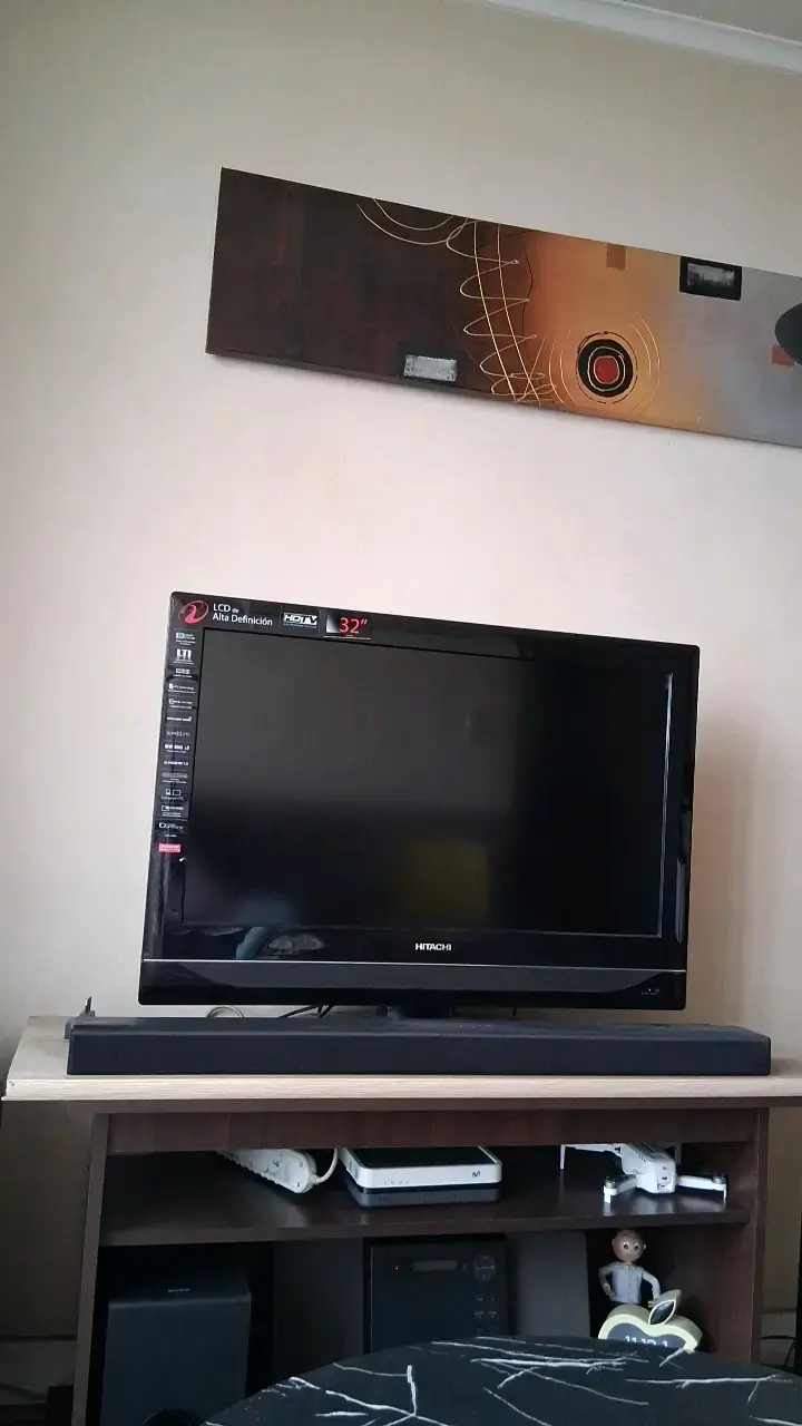 Televisor LCD Hitachi 32 pulgadas HD - 2