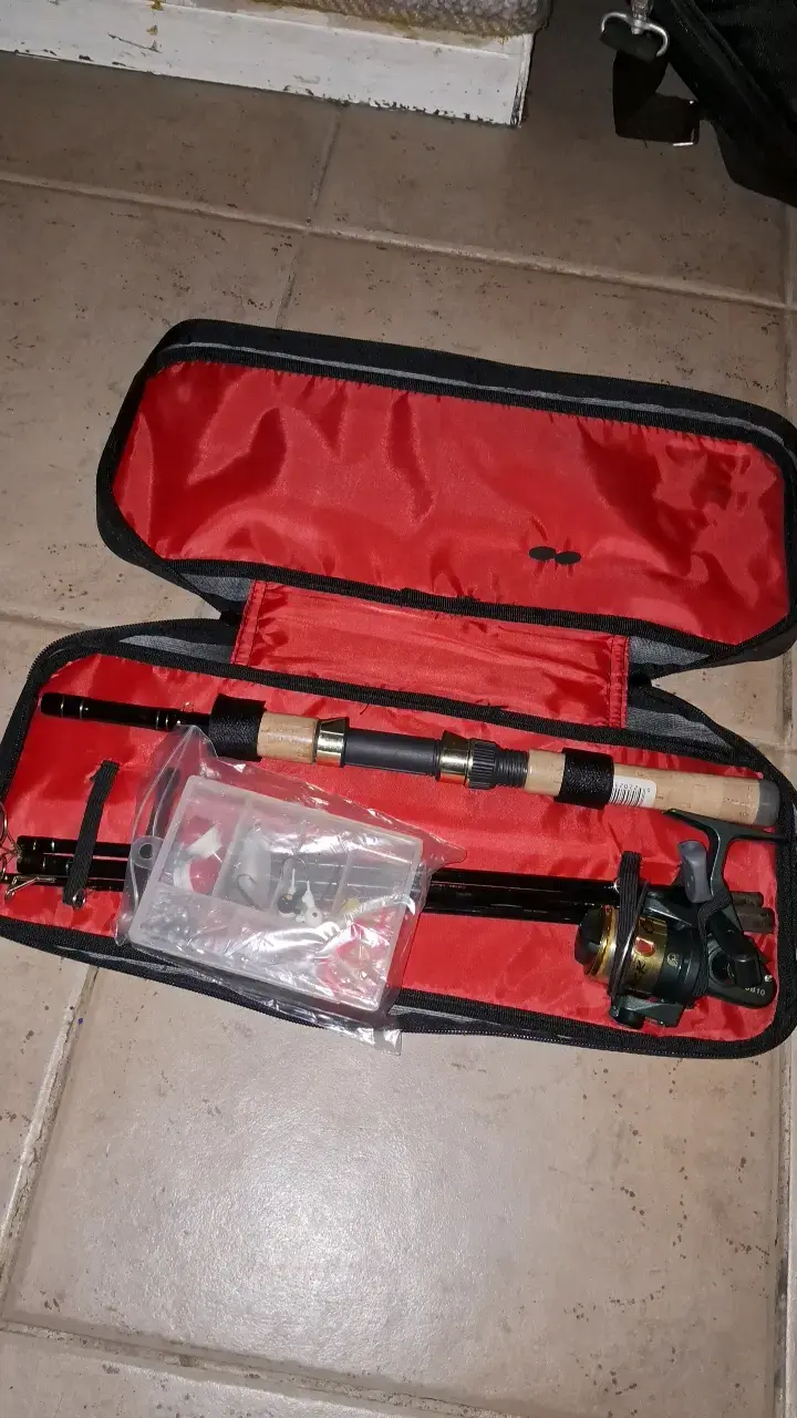 Set de pesca Mitchell Outback con caña y carrete - 4