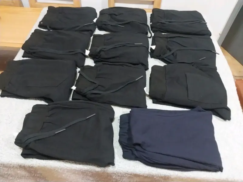 Pantalones deportivos negros unisex - 4