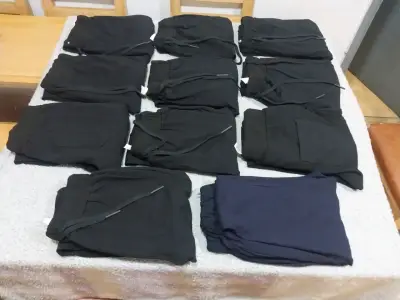Pantalones deportivos negros unisex - miniatura 5