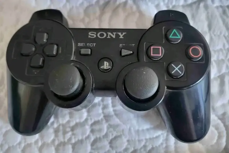 Consola PS3 con control y juegos incluidos - 2