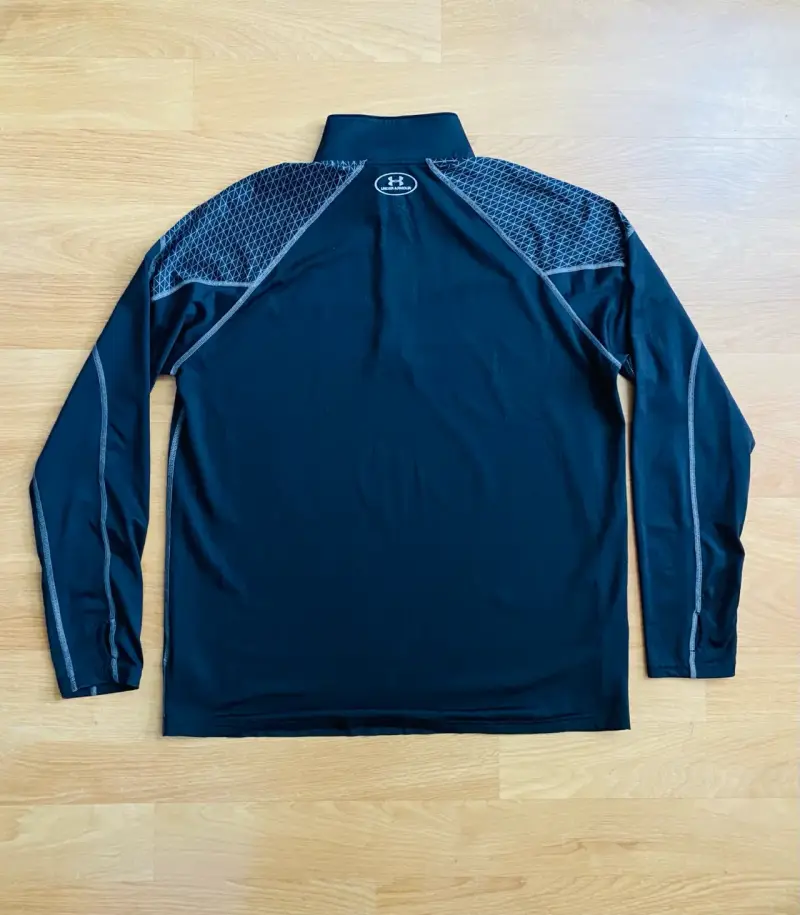 Segunda capa deportiva Under Armour  con cierre - 3
