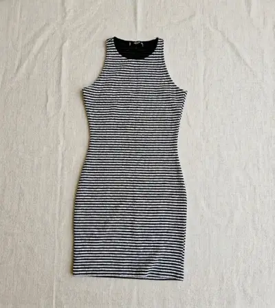 Vestido ajustado de rayas blanco y negro - miniatura 2