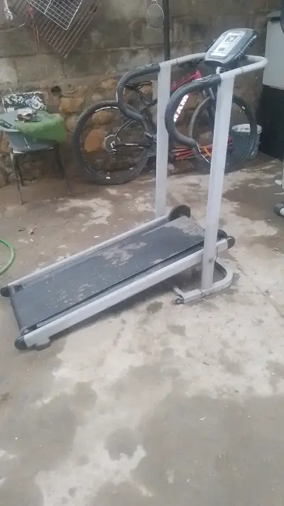 Caminadora manual plegable en buen estado - miniatura 1