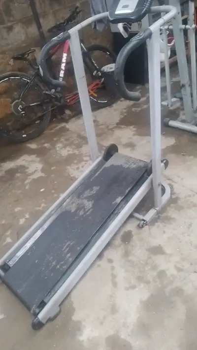 Caminadora manual plegable en buen estado - miniatura 1