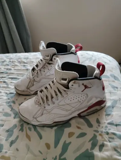 Zapatillas deportivas Jordan blancas usadas - miniatura 1