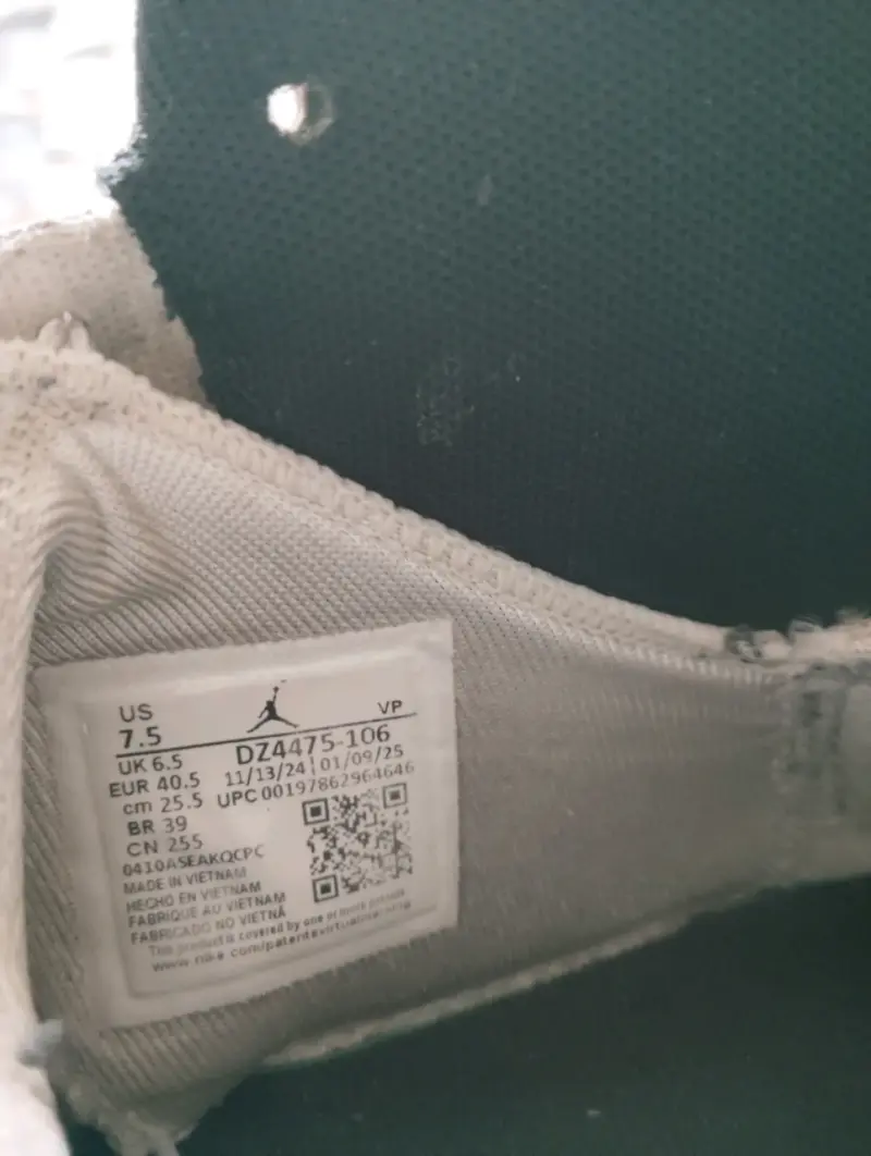 Zapatillas deportivas Jordan blancas usadas - 2