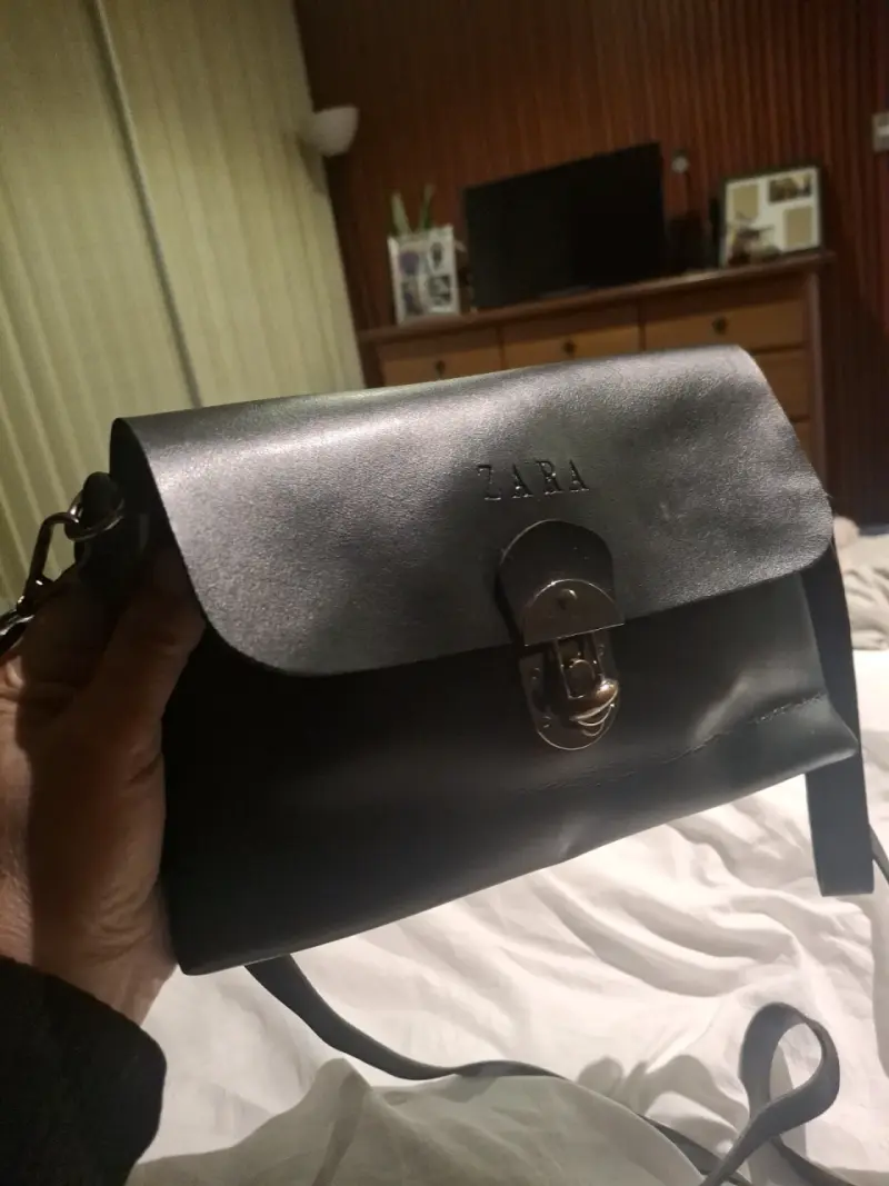 Cartera de cuero negra Zara con correa ajustable - 2