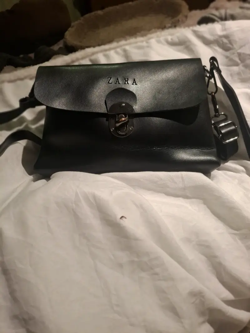 Cartera de cuero negra Zara con correa ajustable - 3