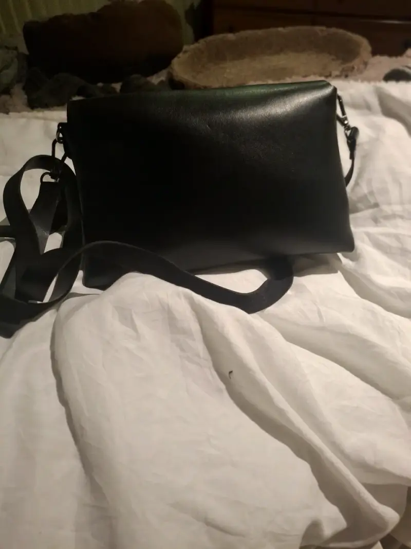 Cartera de cuero negra Zara con correa ajustable - 4