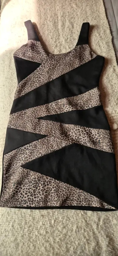 Vestido ajustado con estampado animal print - miniatura 1