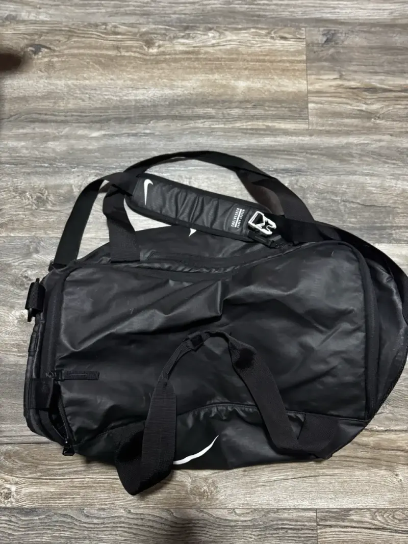Bolso deportivo Nike negro 60 liteos - 2