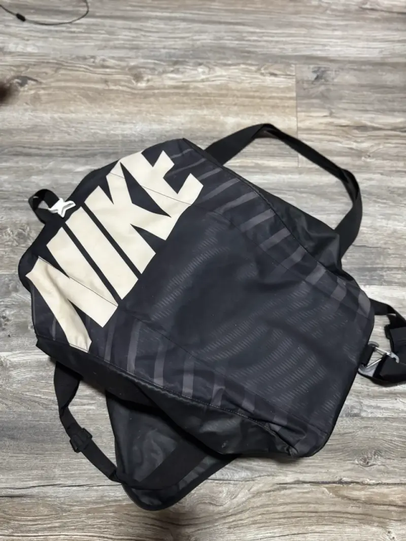 Bolso deportivo Nike negro 60 liteos - 6