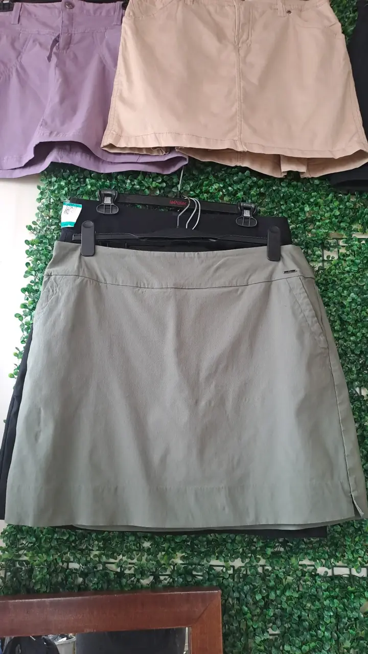 Falda corta shorts  talla M verde oliva para mujer - 2