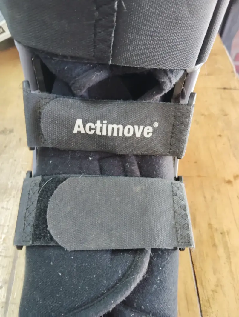 Bota ortopédica Actimove negra ajustable - 2