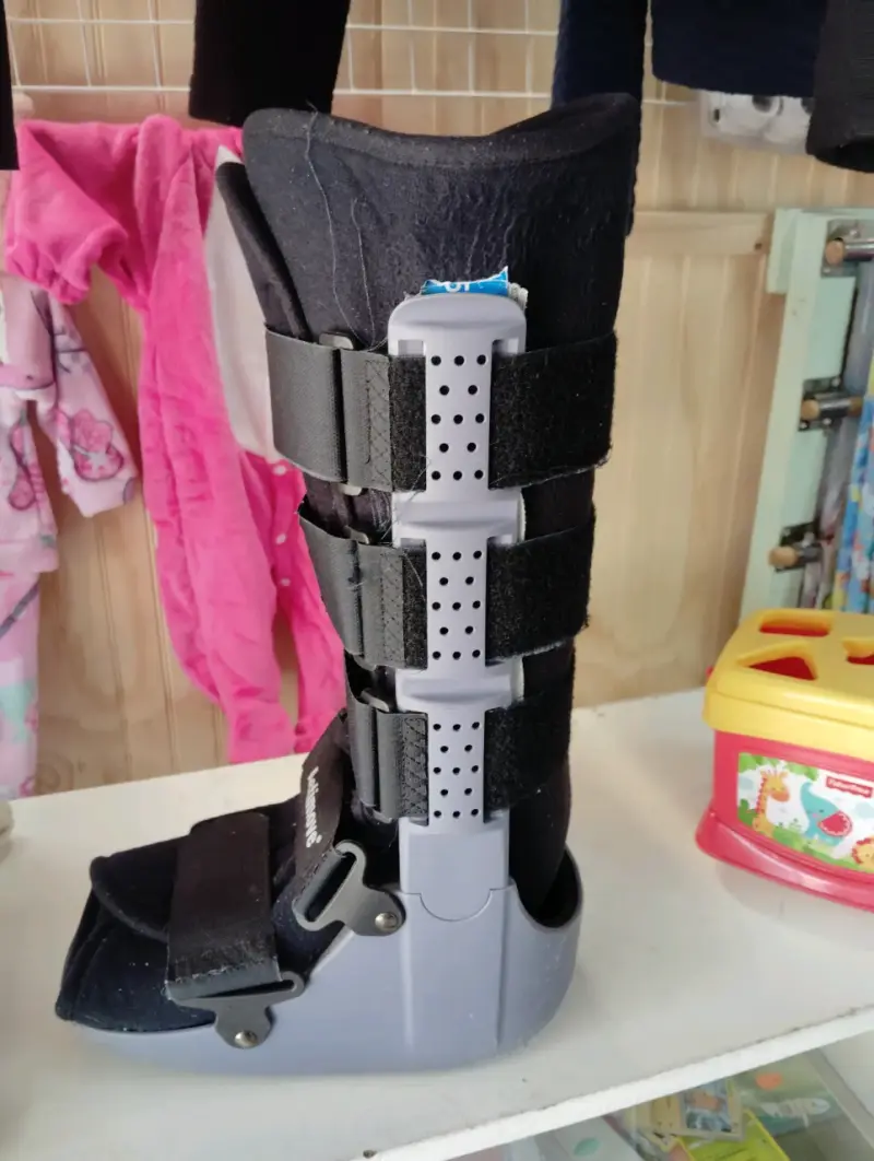 Bota ortopédica Actimove negra ajustable - 5