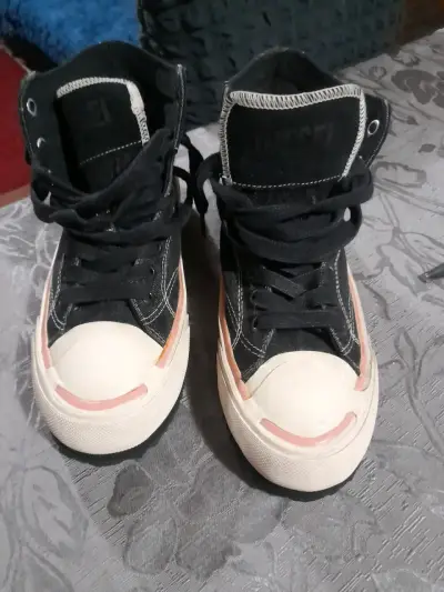 Zapatillas negras de lona Diesel para hombre - miniatura 3