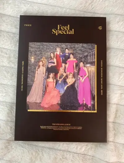 Feel special Twice album 🎀✨ - miniatura 1