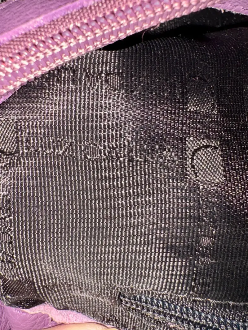 Cartera Luz Da Lua de cuero morado con asas rosas - 6