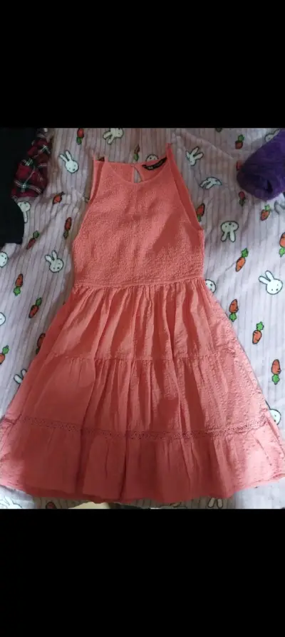Vestido rosa Zara con diseño plisado - miniatura 3