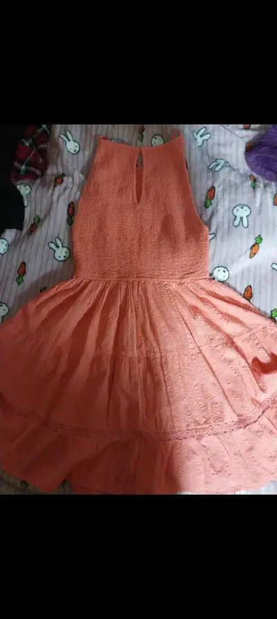 Vestido rosa Zara con diseño plisado - miniatura 4
