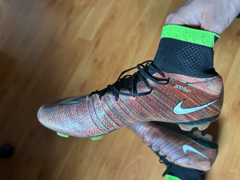 Botines de fútbol Nike con calceta alta - 2