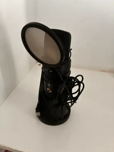 Micrófono USB Samson G-Track Pro con soporte - miniatura 1