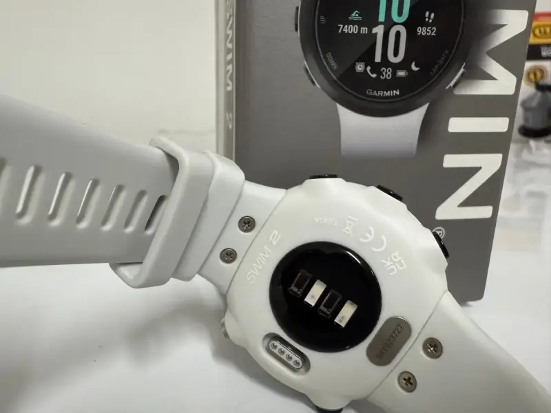 Reloj inteligente Garmin Swim 2 GPS para natación - 3