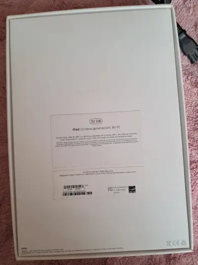 iPad 8va Generación 32GB Wi-Fi Gris Espacial - miniatura 1