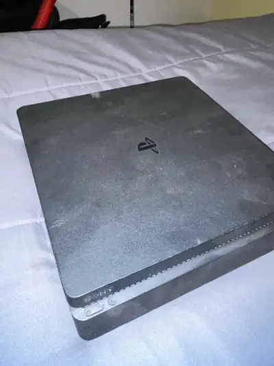 Consola PlayStation 4 Slim en buen estado - miniatura 1