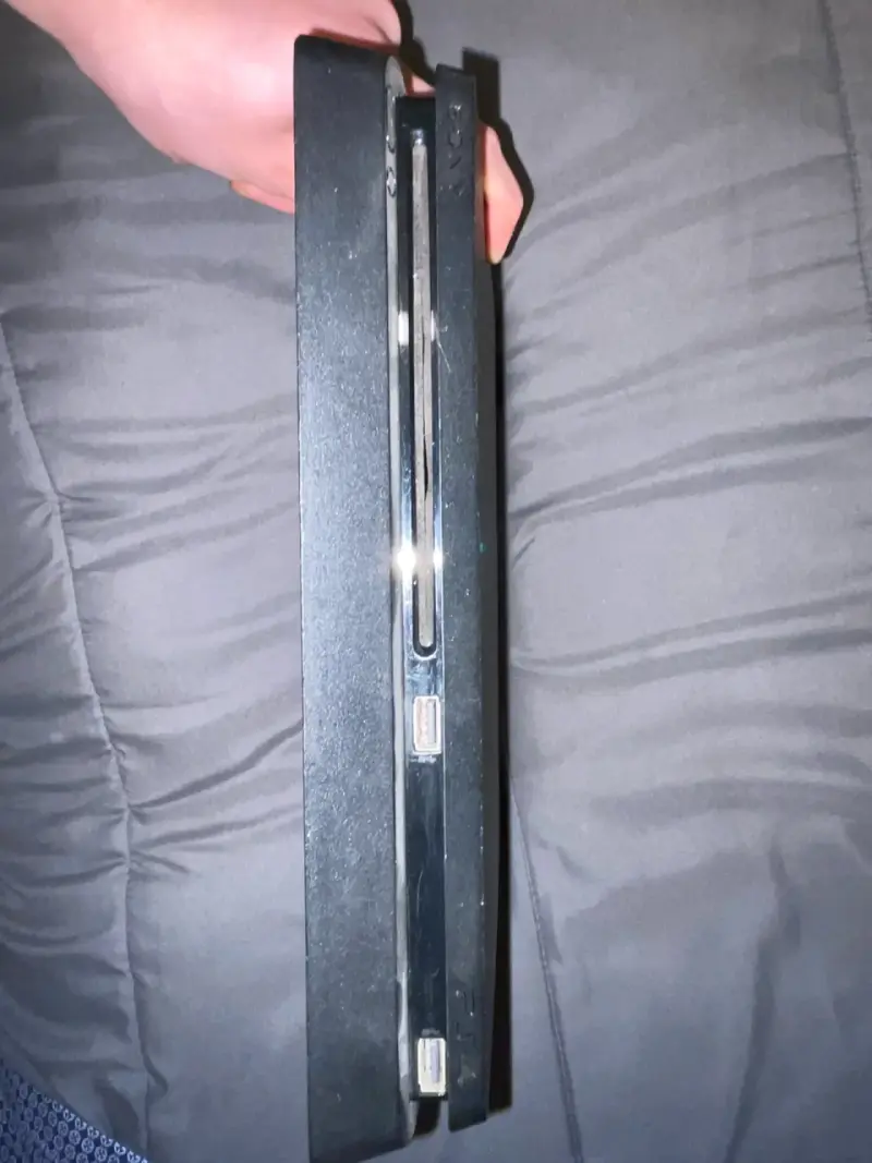 Consola PlayStation 4 Slim en buen estado - 2