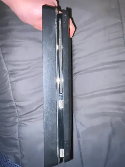 Consola PlayStation 4 Slim en buen estado - miniatura 2