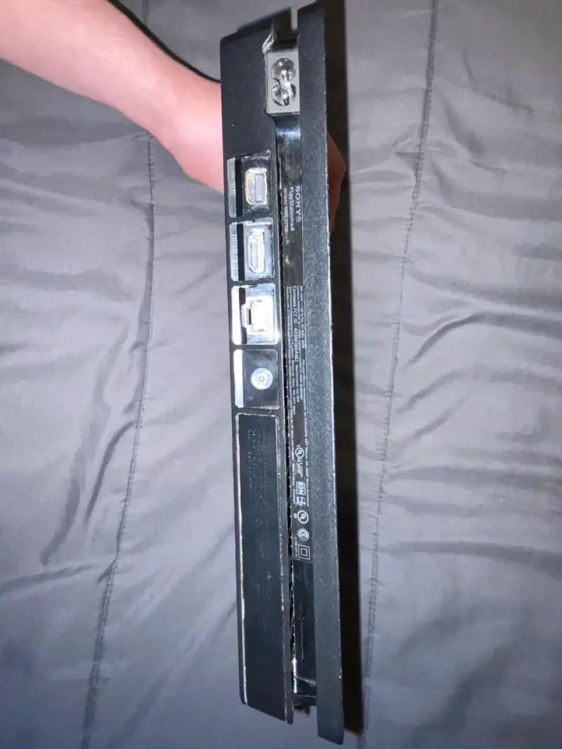 Consola PlayStation 4 Slim en buen estado - 3