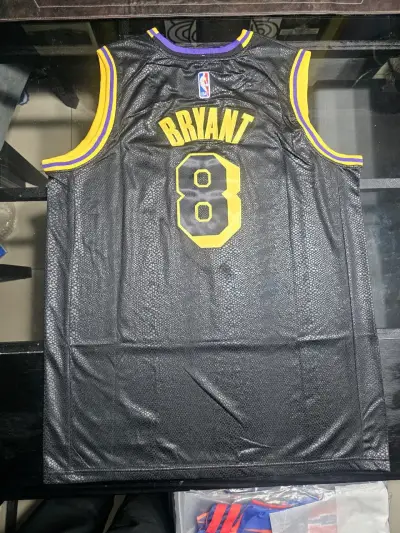 Camiseta NBA Lakers Kobe Bryant Negra - miniatura 2