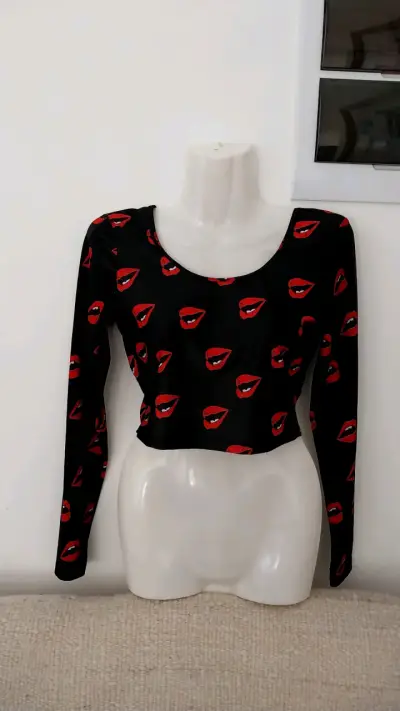 Crop top negro  Forever 21 - miniatura 1