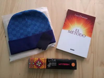 Pack gorro lana, libro, incienso - miniatura 1