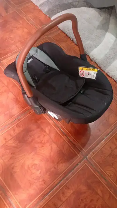 Silla de auto para bebé Infanti negra - miniatura 2