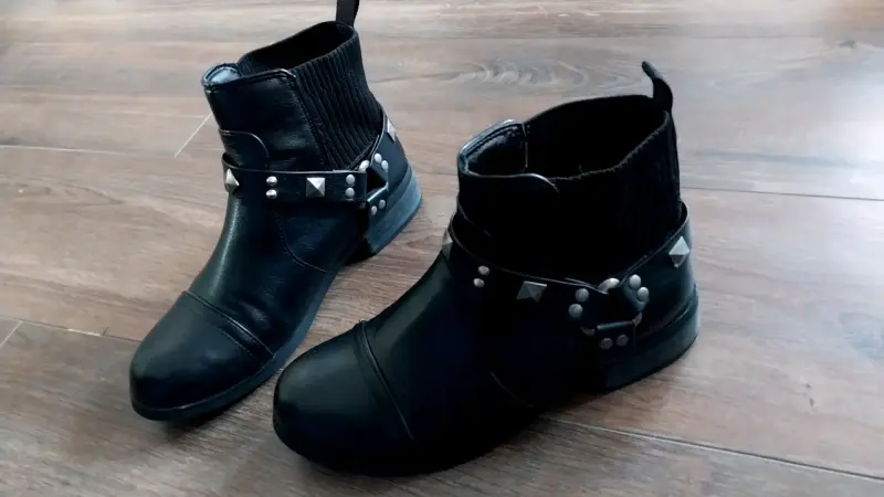 Botines negros FOSTER con tachas estilo rockero - 2