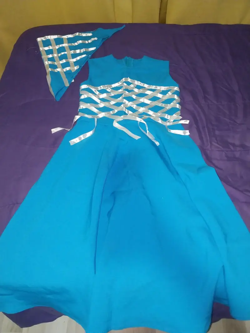 Conjunto de Disfraces Tradicionales para Niños - 2
